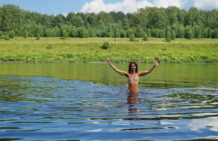 nude playing in volga river         