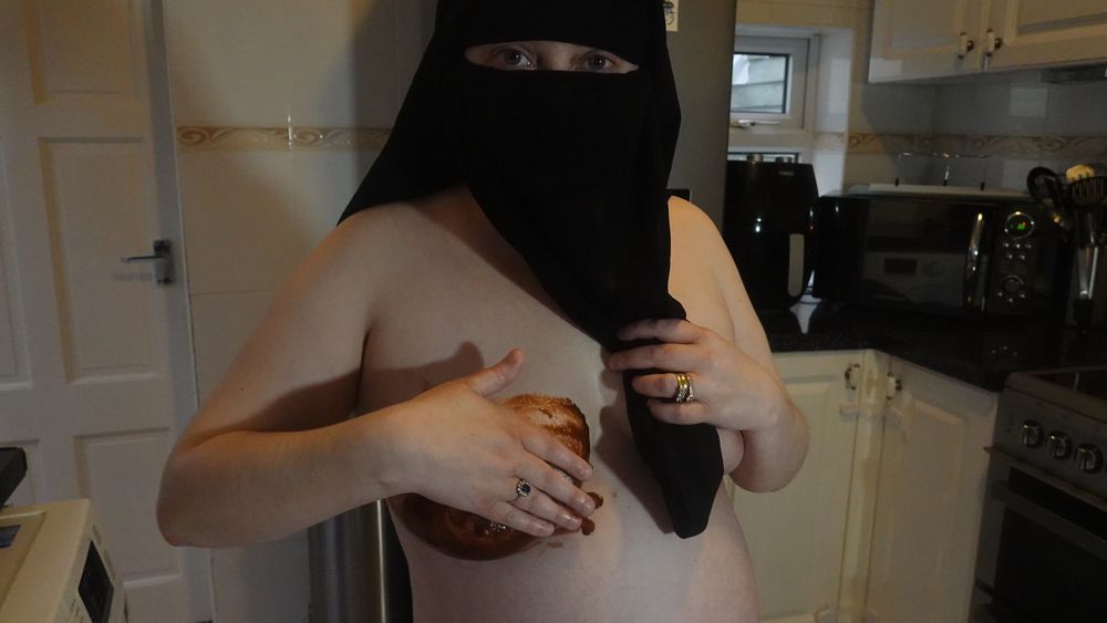 Niqab Naked chocolate sauce #3