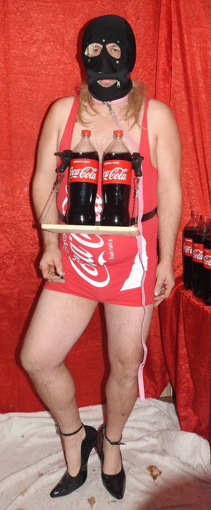 SIssy Served Cocacola