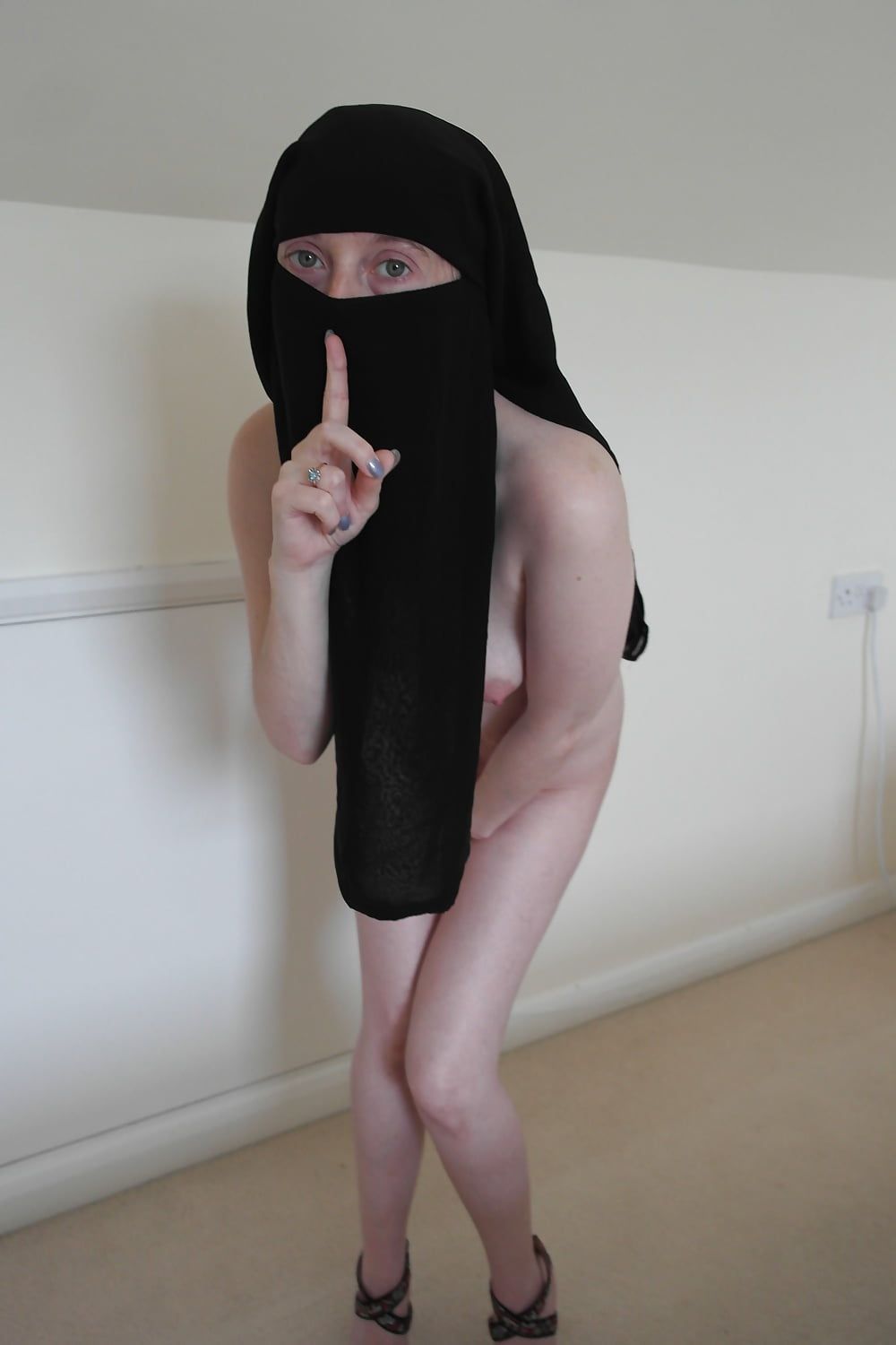 Naked Niqab #4