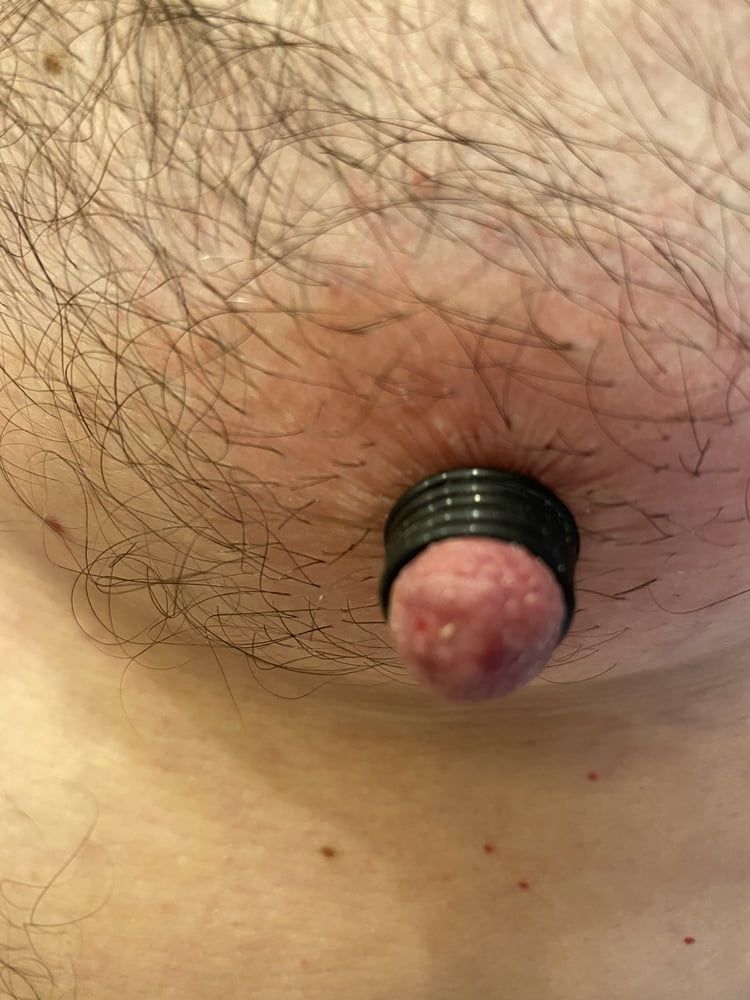 Nipple stretching with orings 