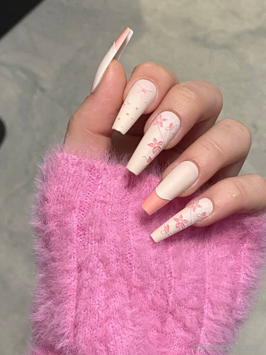 Leya Free Photos #13