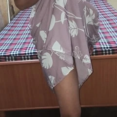 Ghar par femme ko bulane aayi femme ki ami ko choda