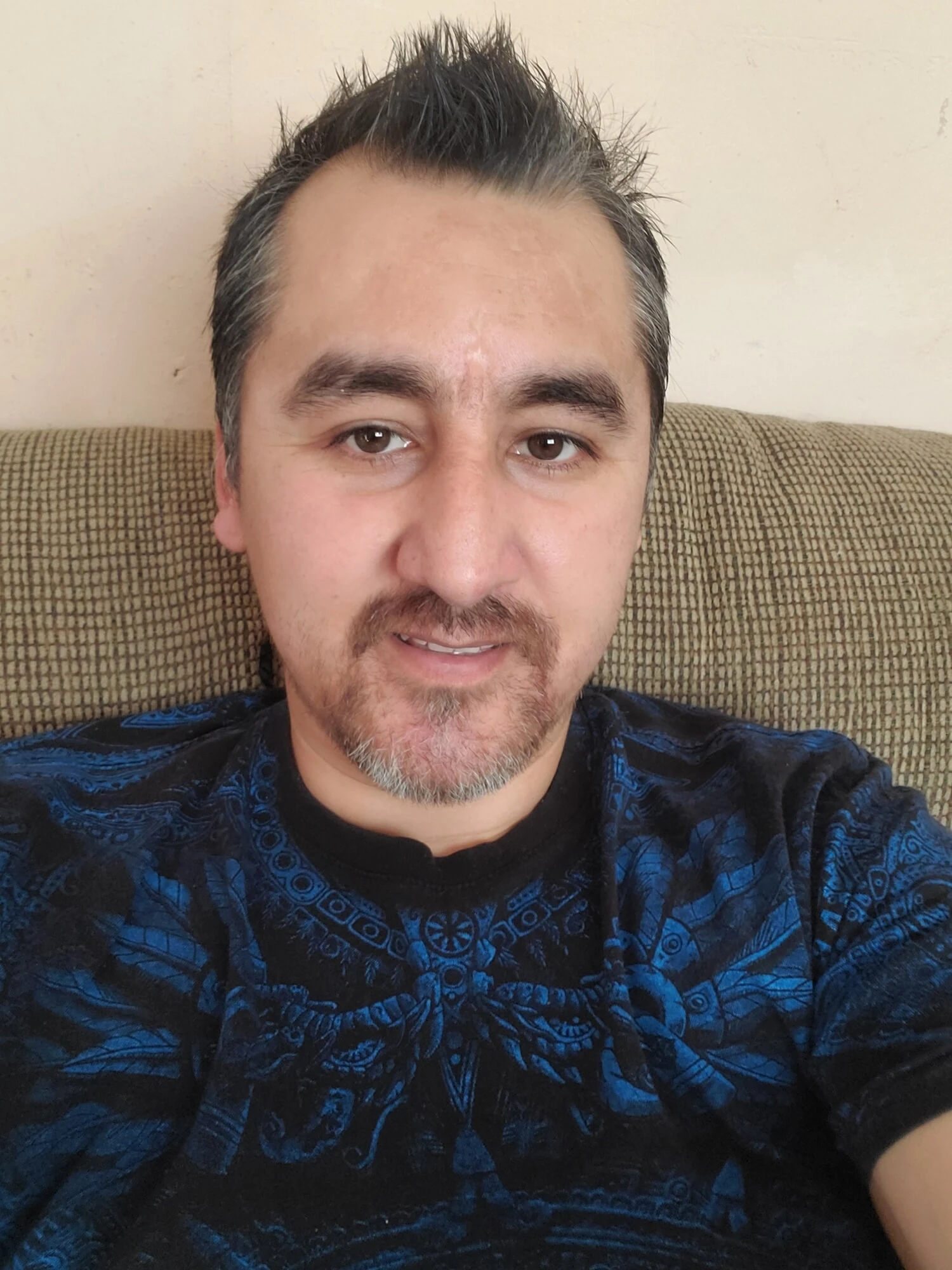 Solo en mi cuarto esperando ir ala playa y que pase lo pase 