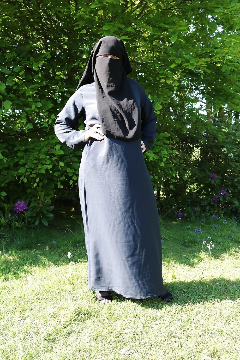 Muslim Burqa Niqab suspenders Outdoors Flashing  #23