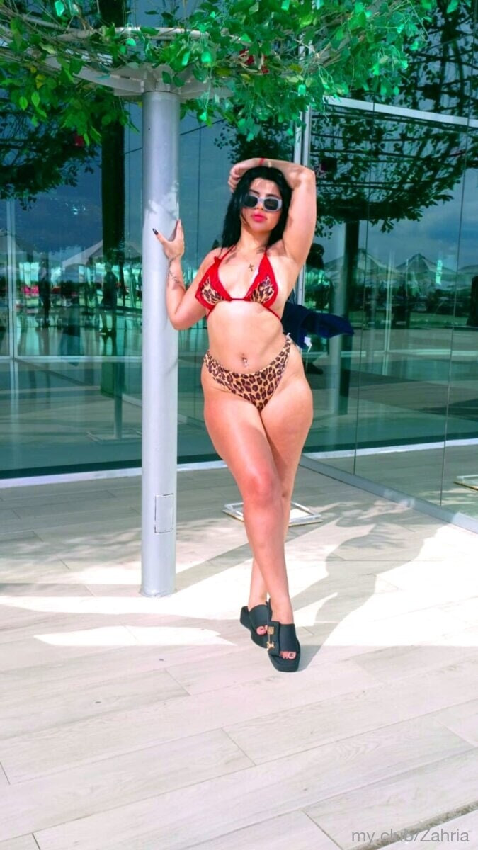 Zara Yüce Free Photos #28