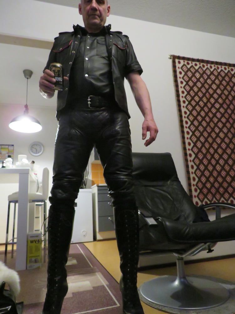 Juha Vantanen,finnish amateur leather fetish pornmodel #24