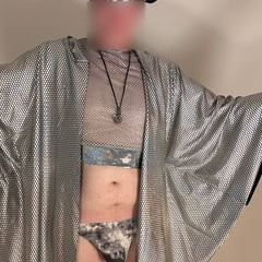 シルバーでポージング