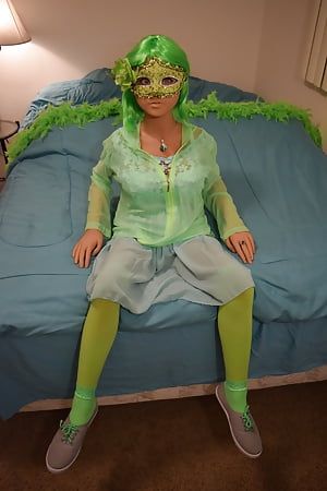 Nina&#039;s green mask