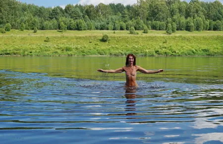 nude playing in volga river         