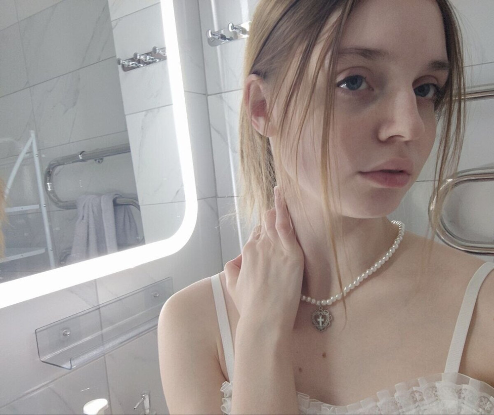 Evelyn Free Photos #49