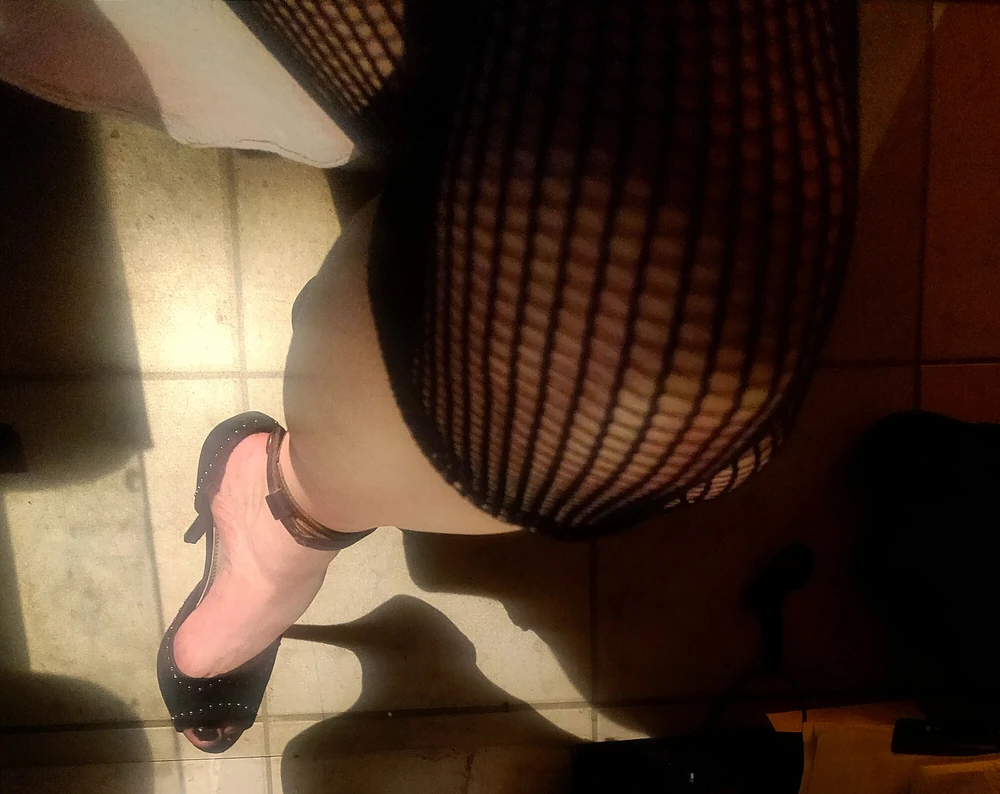 long sexy Legs and nice Feet #2