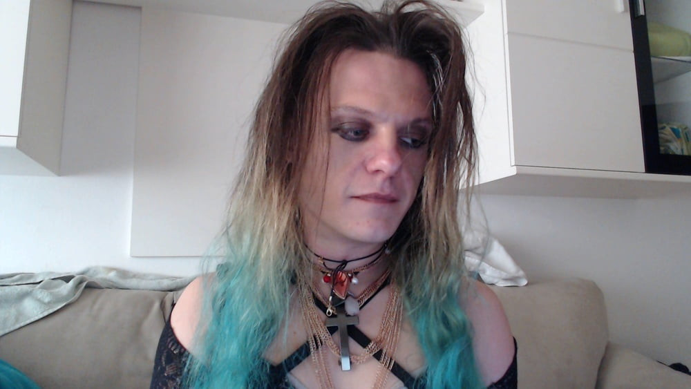 Hello everyone of the 645 Subscribers! <3 <3