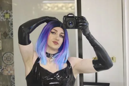 latex crossdresser         