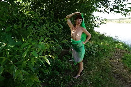 green shawl volga river         