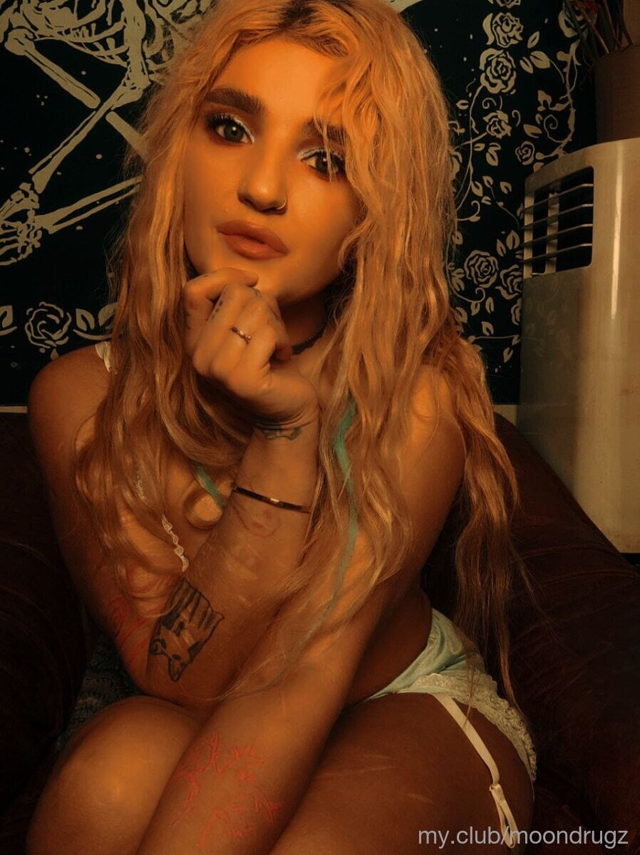 Slutty moon Free Photos #44