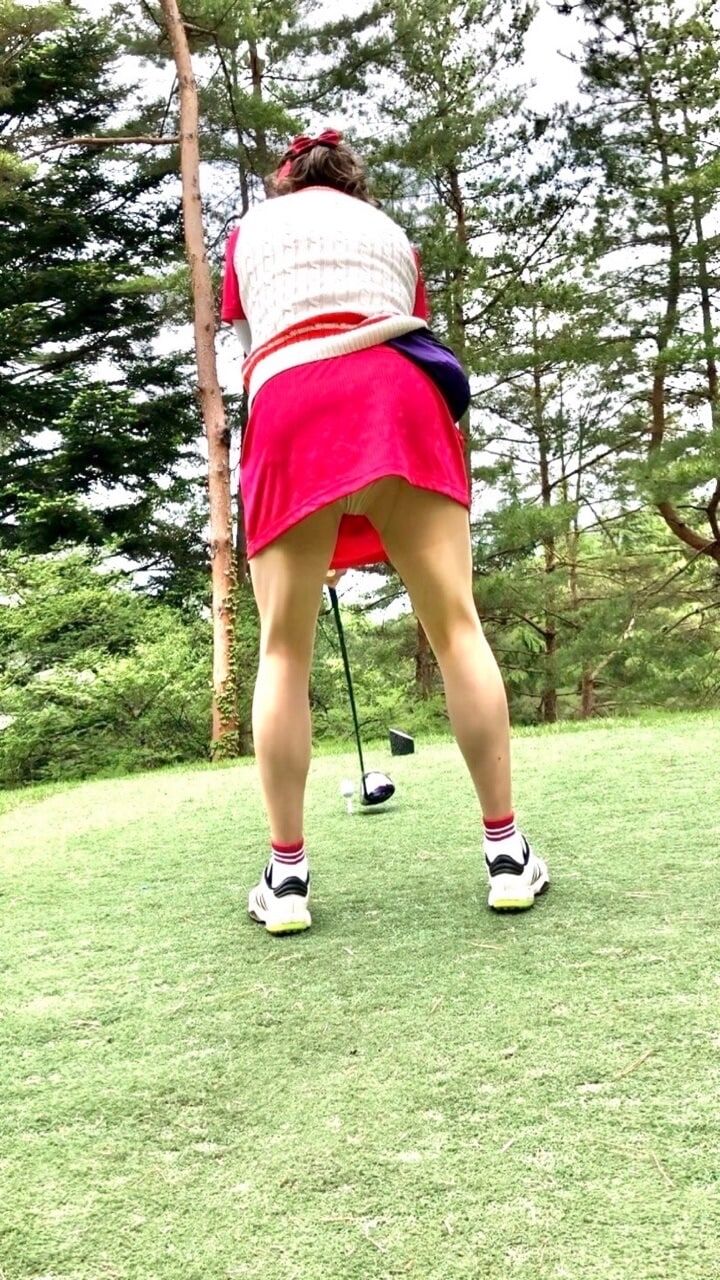 Ayo main golf bareng aku