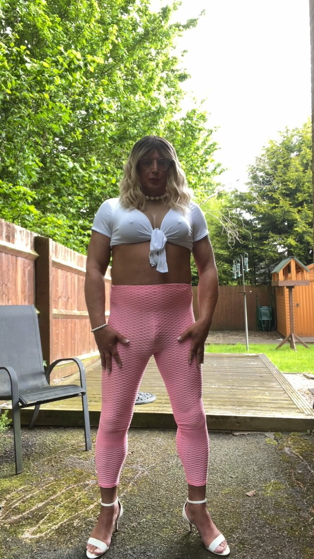 Amateur crossdresser kellycd2022 in pink leggings #8