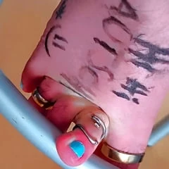 feet