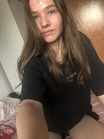   yo skinny german teen girl small tits huge labia         