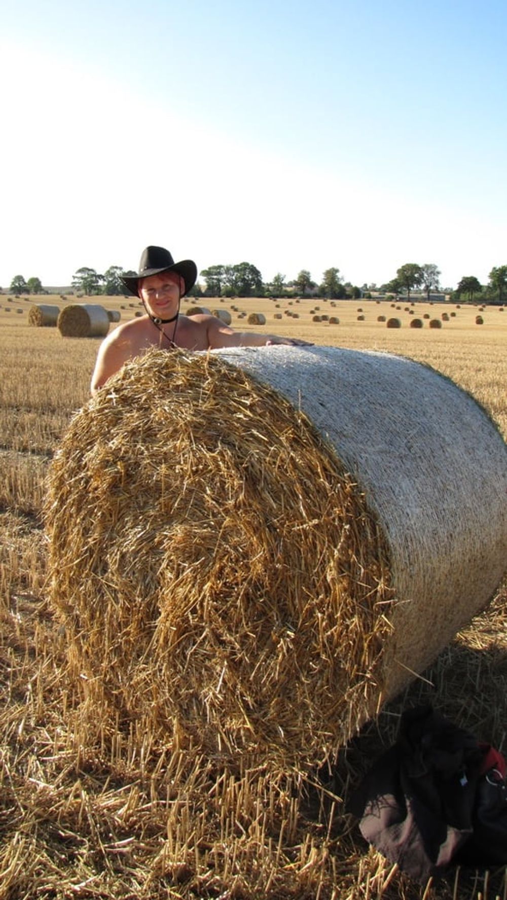 Completely naked in a corn field ... #13