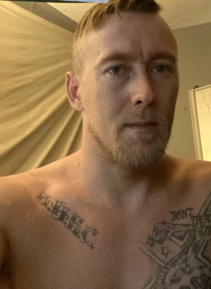 HungKuntryBoy Solo Pics Fun Bisexual 