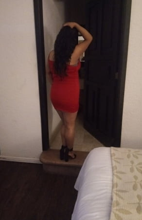 Hotel room sarvice interested women 