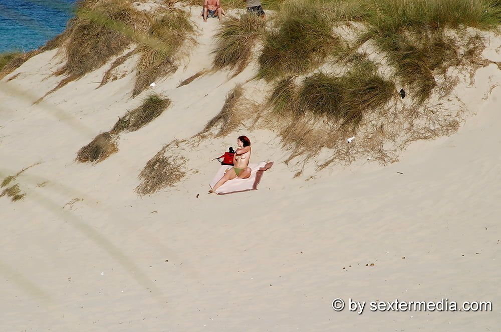 Mlif Muschi nackt am Strand in Mesquida #8