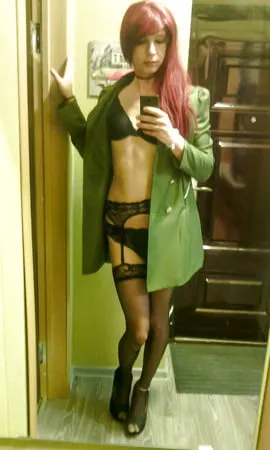 sexy femboy vladasexytrans posing for you         