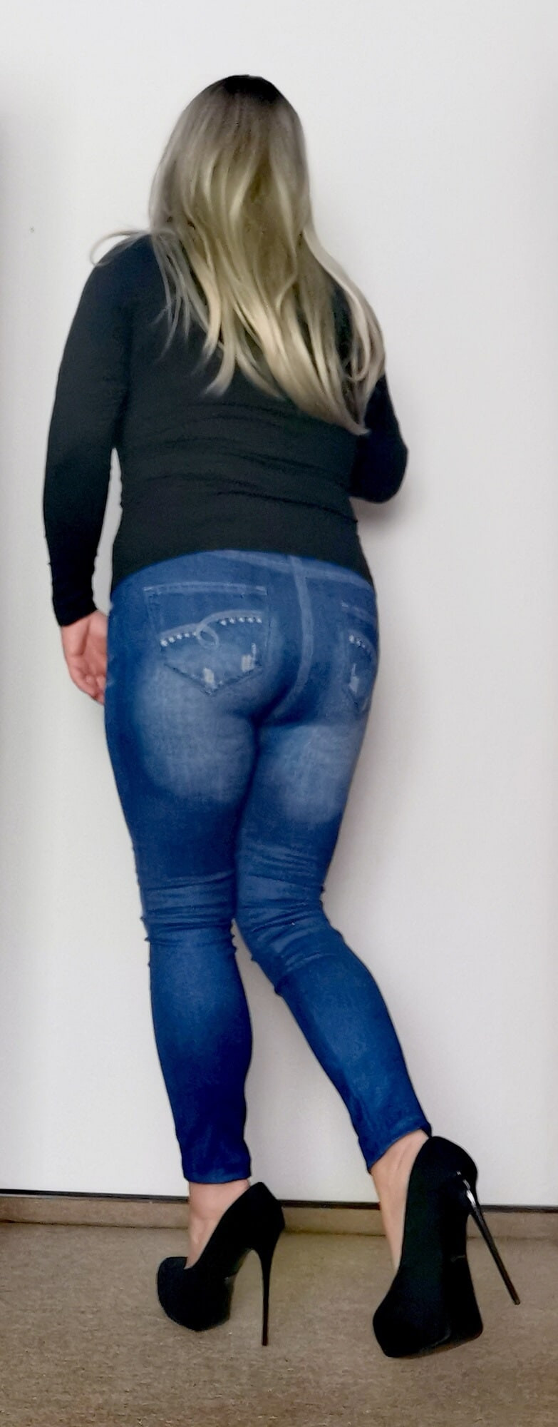 V-Neck Top, Jeggings And Heels #9