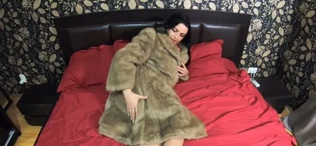 cum play while wearing a fur coat and pantyhose             