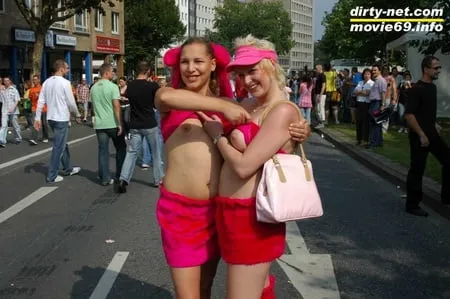 blowjob at the loveparade in essen with dany sun nathalie         