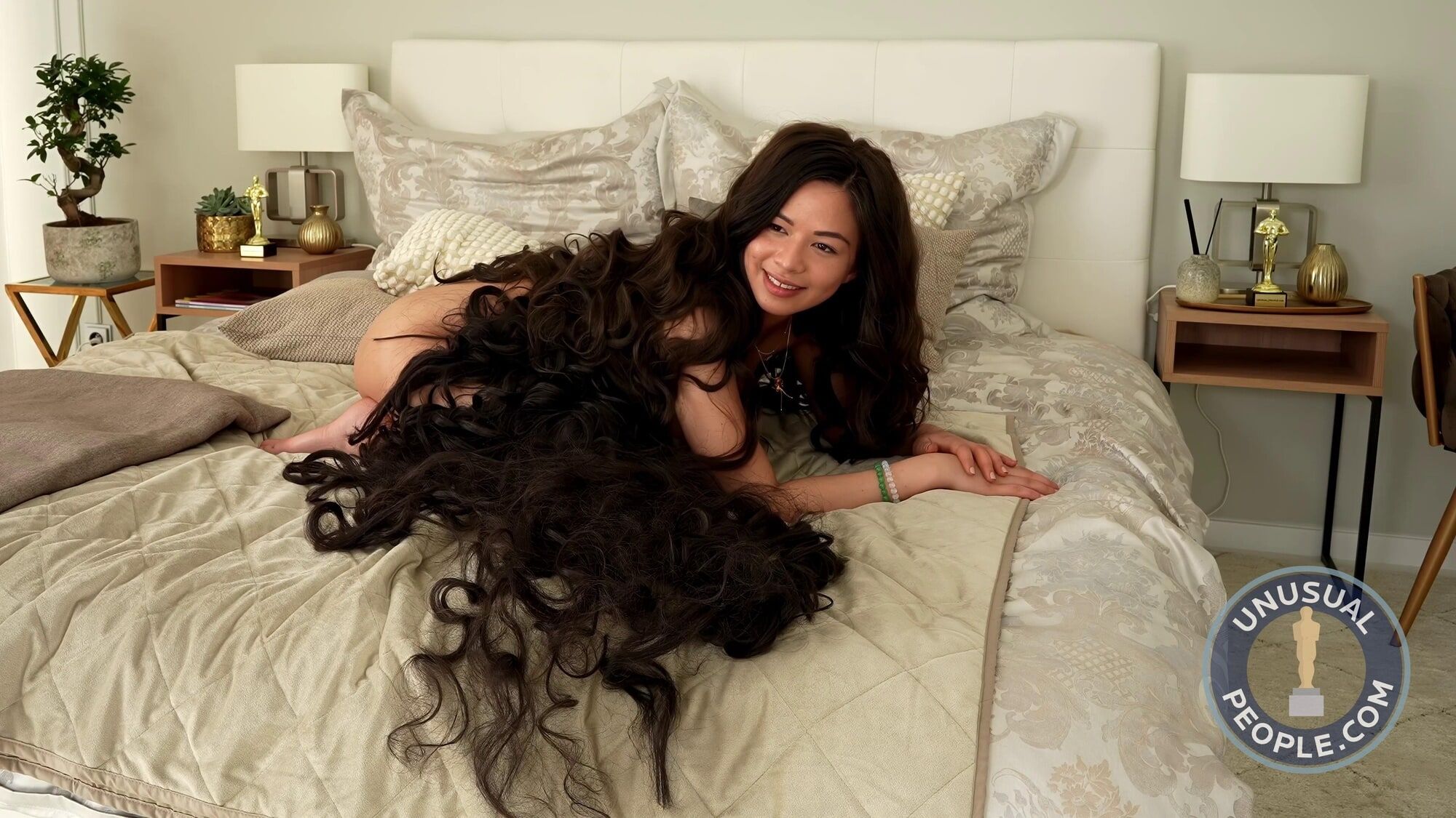 Unusual Award N.3 Girl Model's Record Pubic Hair Phenomena #5