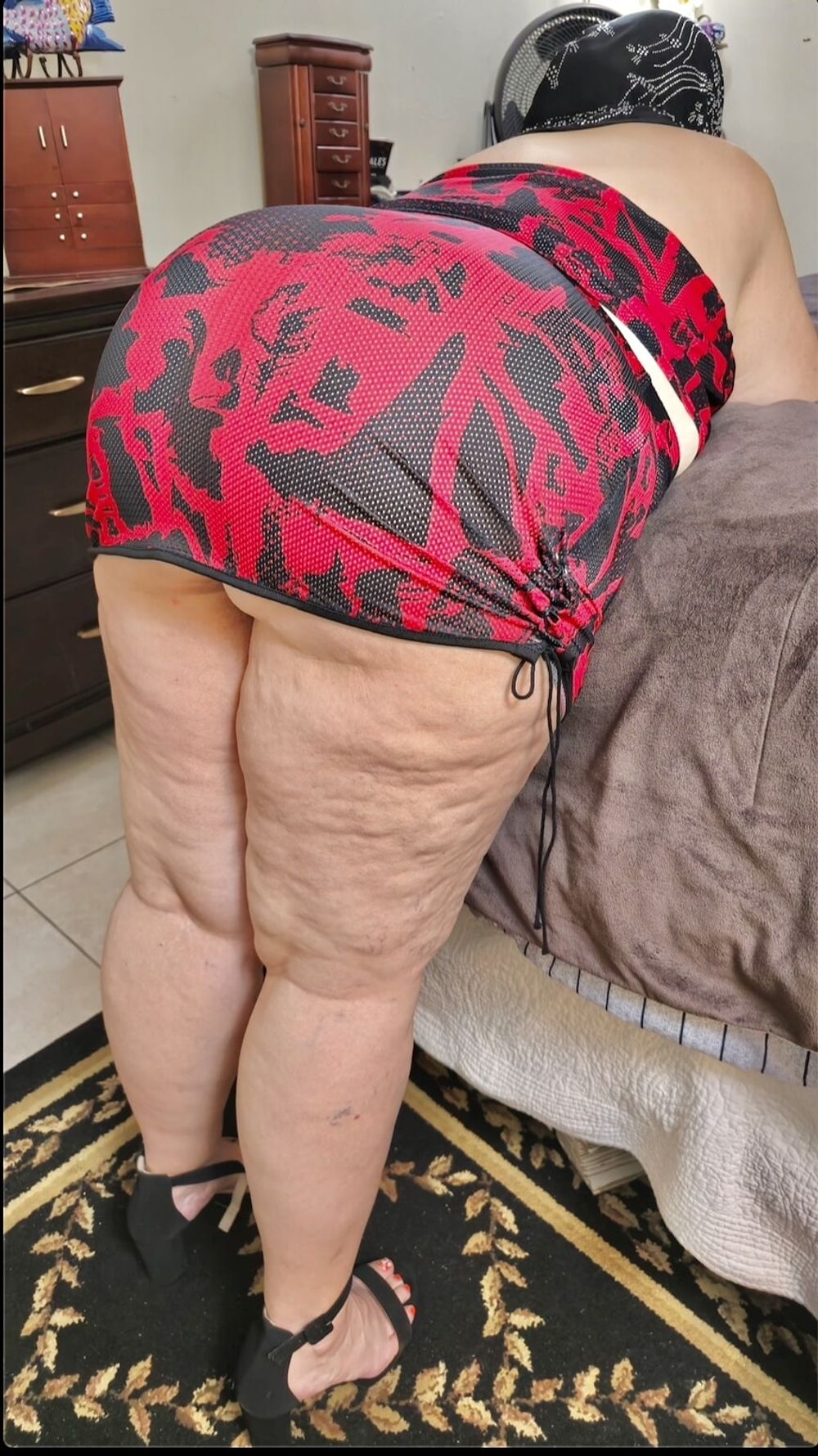 Fat BBW SSBBW mature busty milf hot pictures 