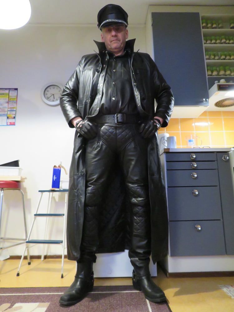 Juha Vantanen,finnish leather gay #10