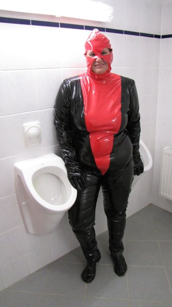 Anna as a toilet in latex ...
