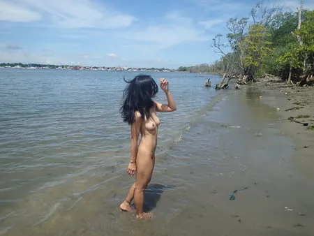 onlyfans balibabe nude beach shoot         