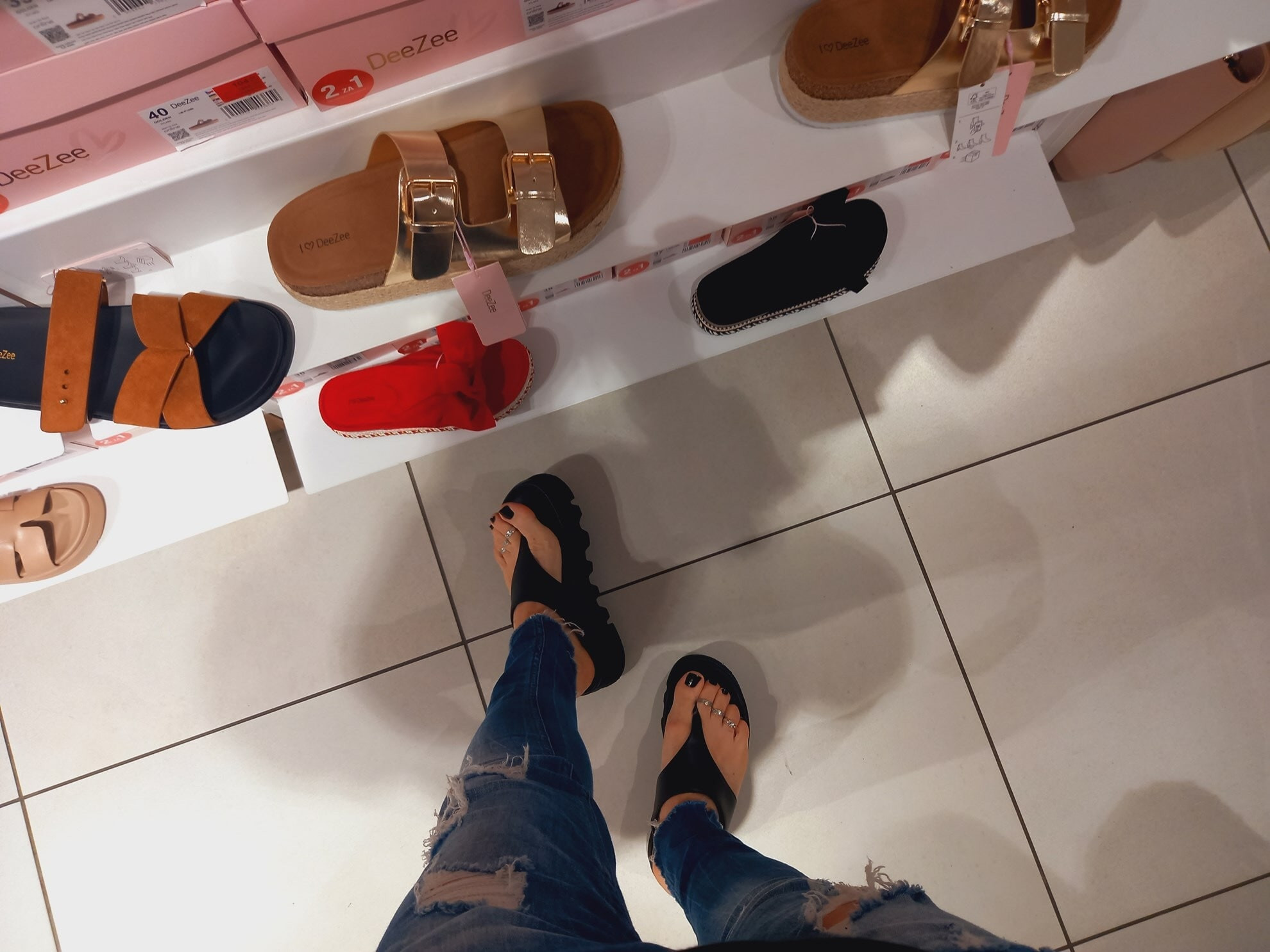 public crossdressing - shopping