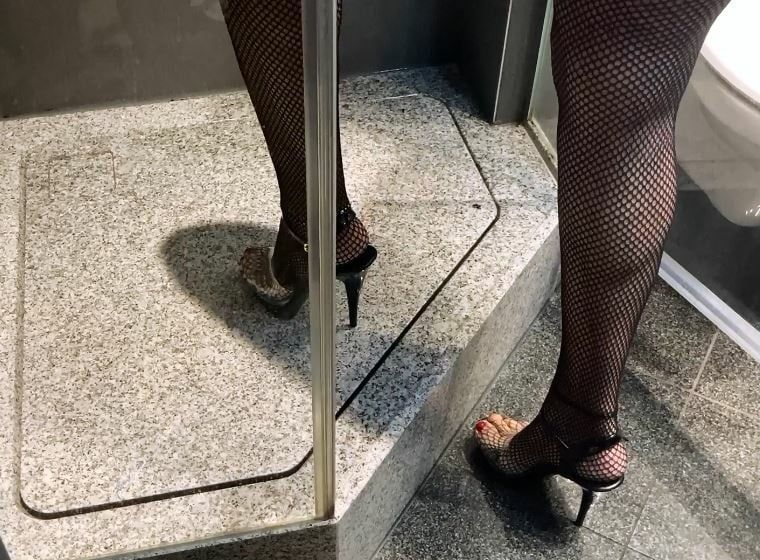 Pissing in Fishnet Pantyhose on Gloves #9