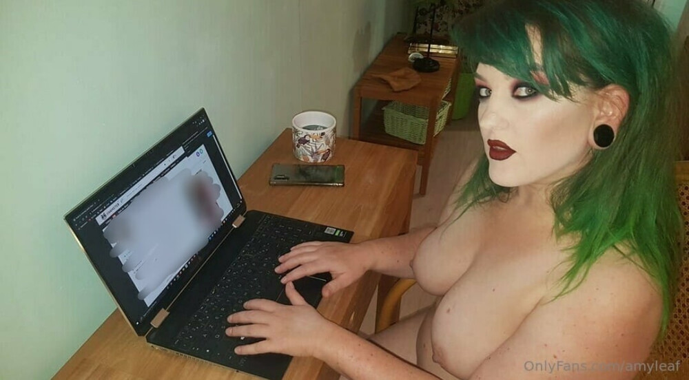 Chubby MILF Amy Leaf- For my fans #9