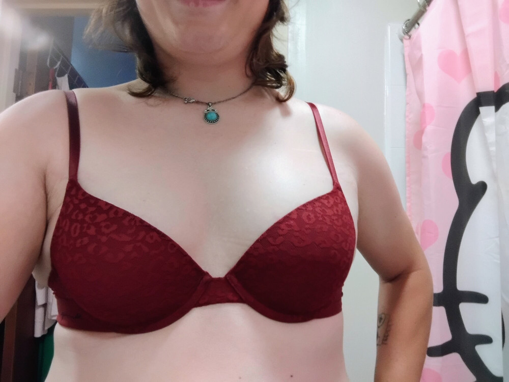 Blood red bra    sexy body to  #5