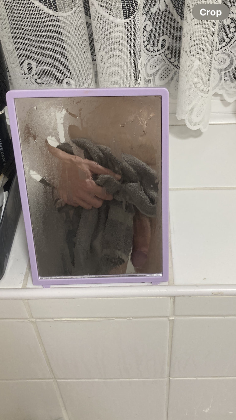 Shower mirror snap