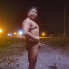 Desnudito y Excitado exhibiciendome en las Calles Nocturnas 