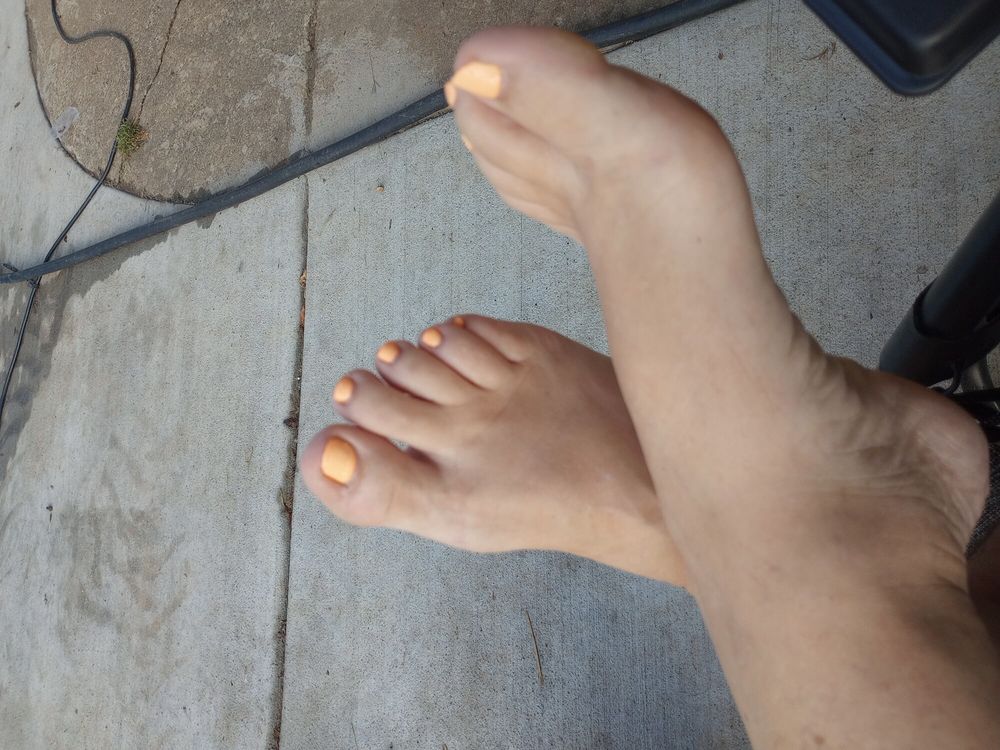 Cute toes #10