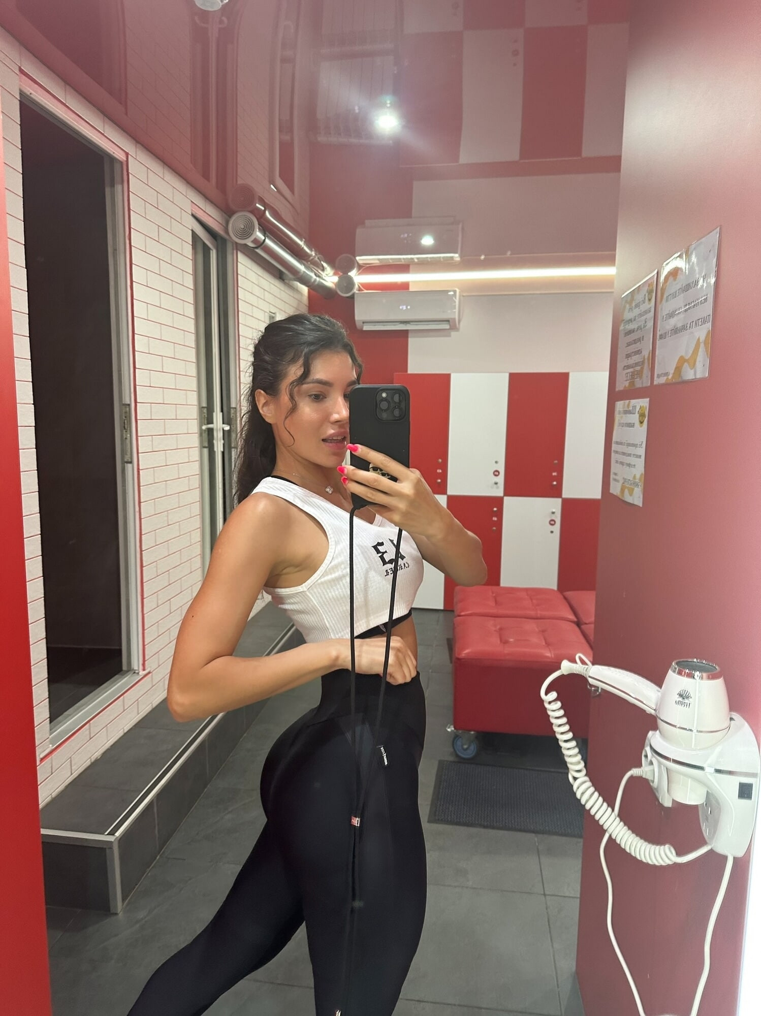 SPORTIG MILF I GYMMET