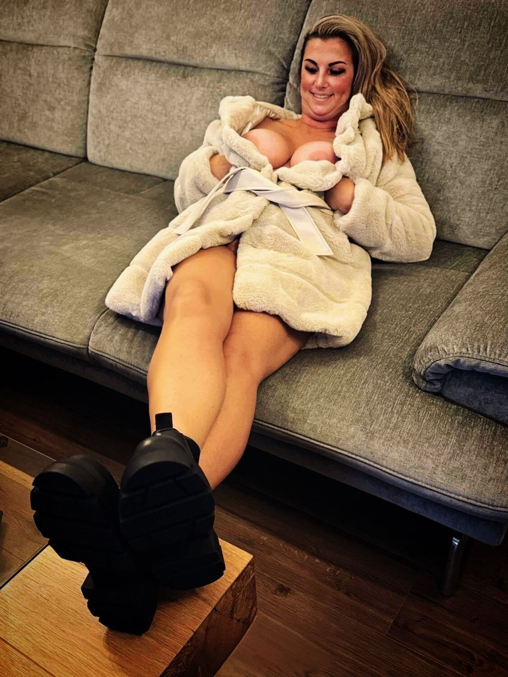 Rate and comment me - HotwifeMaxi #12