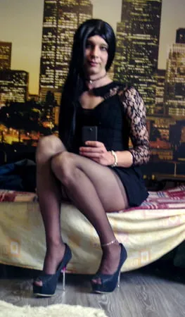 sexy femboy vladasexytrans posing for you         