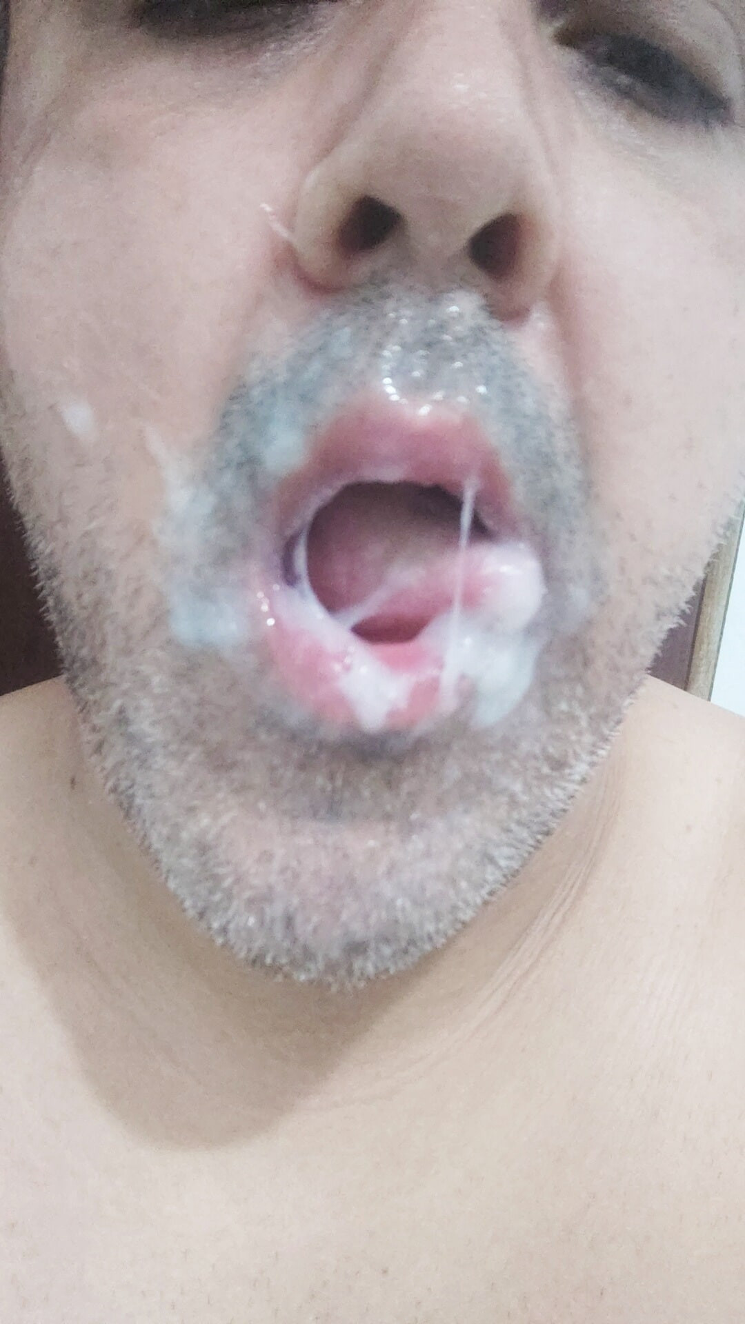 Gordinho tomando leitinho