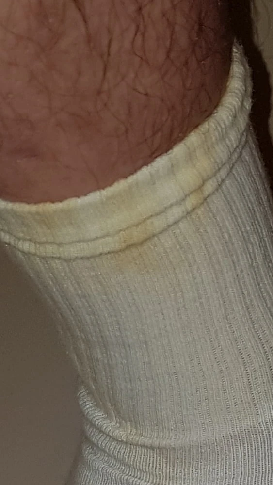 My white Socks - Pee #2