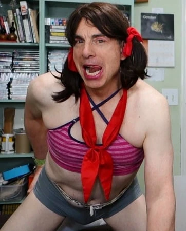 Есегінде тығыны бар қыз Марселин есінен танып қалады